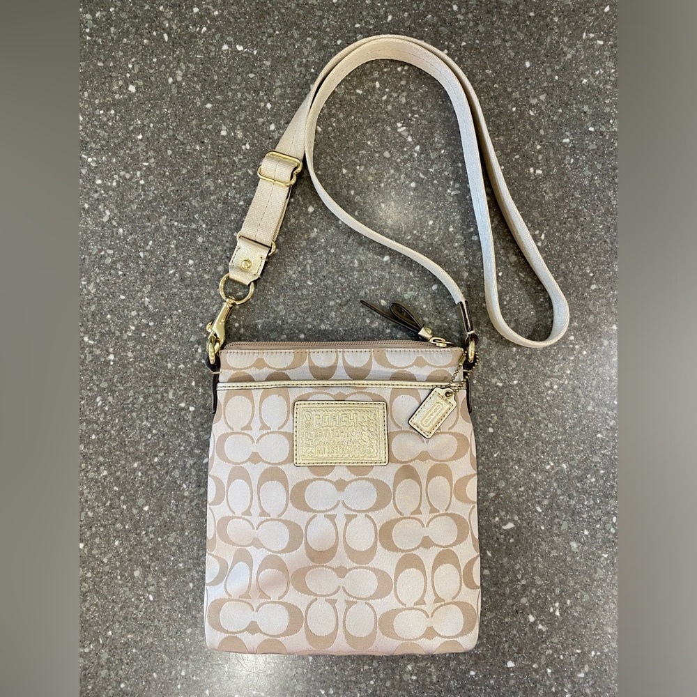 Authentic Coach Signature Poppy Beige Gold Crossbody Purse